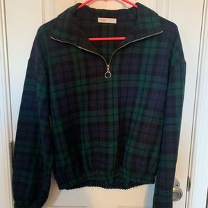 Romwe. Pullover. Navy blue, black and green. Half zip in front. Medium.